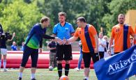 Aristo_hand_shake